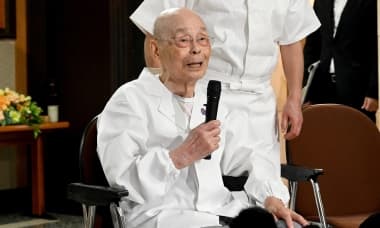 Đầu bếp Nhật 100 tuổi: 'Liều thuốc tốt nhất cho sức khỏe là làm việc'