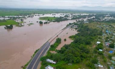 Quốc lộ 1 qua Lâm Đồng tê liệt do lũ