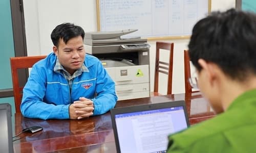 Tự bịa công văn của lãnh đạo UBND tỉnh để 'lấy le' với hiệu trưởng