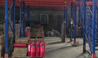 Nhiều người lo mất an toàn khi hàng triệu bình chữa cháy giả được bán