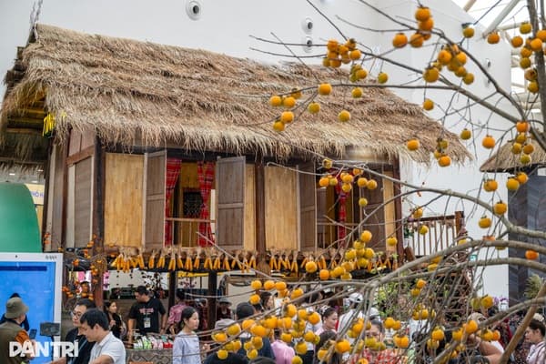 Sắc màu Tây Bắc nổi bật giữa không gian Hội chợ Mùa Thu